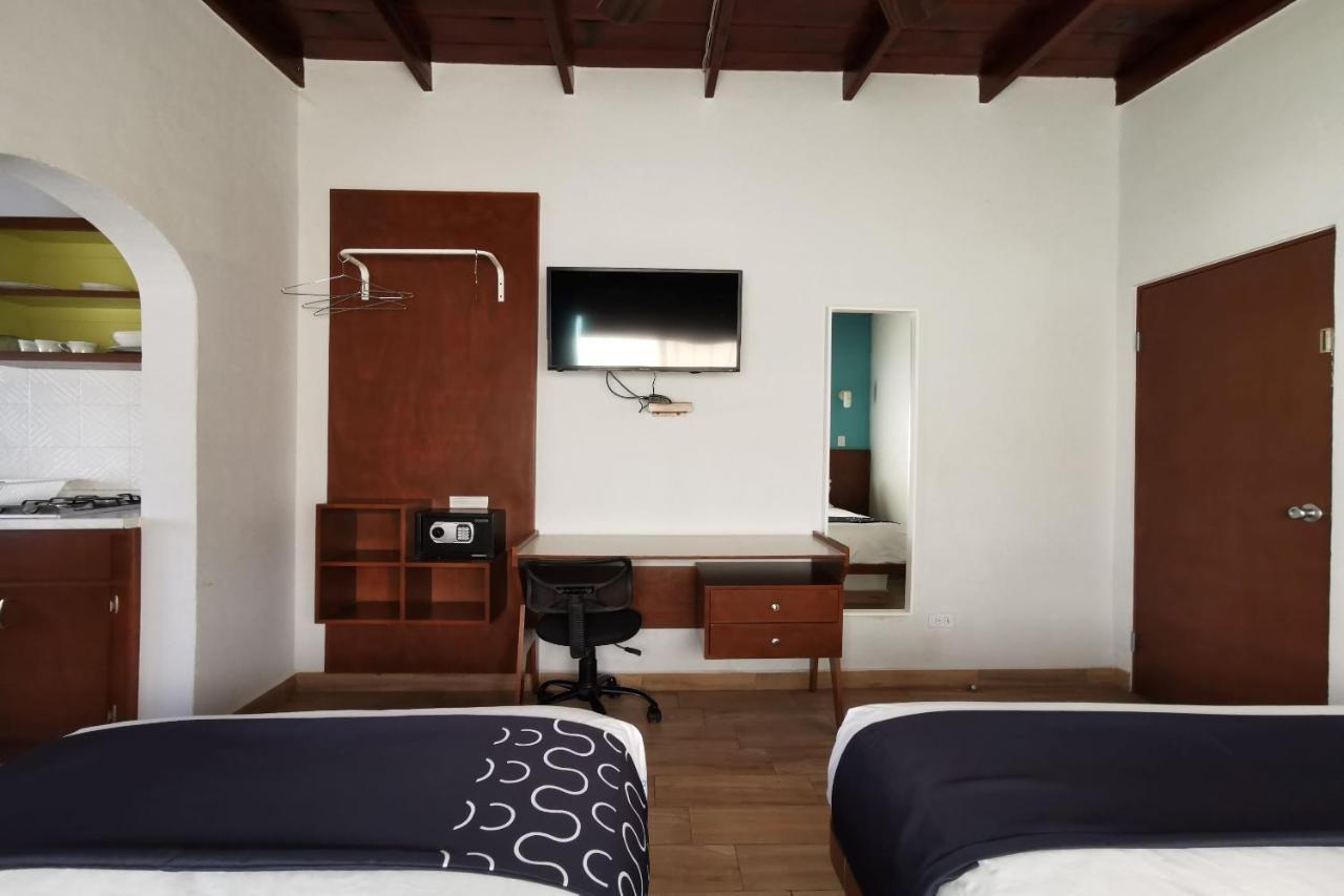 Capital O Hotel America 엔세나다 외부 사진